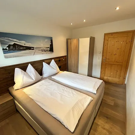 Rent Michael 公寓 *