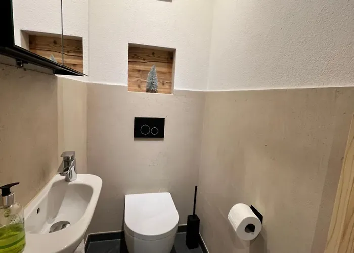 Rent Michael 基茨比厄尔